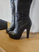 Kozaki r 37 sexy krój, wysoka cholewka