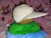 Czapka z daszkiem (bejsbolówka) z otworem na kucyk.