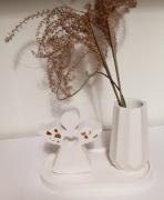 Ozdoba na stół anioł i wazon na podstawce manufaktura PKO