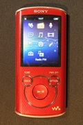 Walkman SONY NWZ-E463 red 4GB, Wideo MP4 i MP3, dyktafon, radio FM stereo.