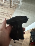 Metkownica igłowa do mocowania metek