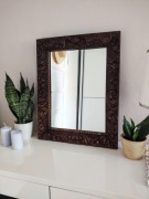 Lustro w rzeźbionej dębowej ramie