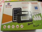 Przenośny generator solarny z panelem słonecznym, radiem, głośnikiem BT