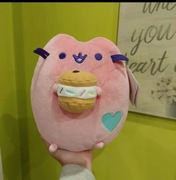 Pusheen różowy z babeczką orginalny niepowtarzalny 