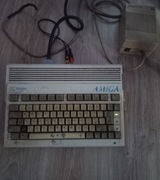 Commodore amiga a600 z zasilaczem i nowym kablem scart tv 