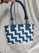 Torebka na ramię koszyczek niebieska lato pleciona