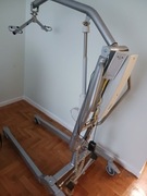 Podnośnik- dźwig dla os9by niepełnosprawnej 