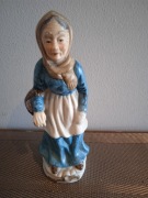 Figurka z porcelany, Babcia z koszem winogron 