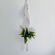 Kwietnik makrama biały rękodzieło długi boho 102 cm