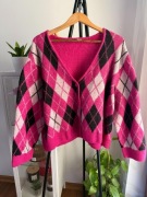 Mięciutki kardigan w romby z domieszką wełny fuksja plus size