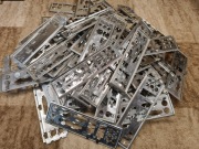 Zaślepki / maskownice I/O do płyt głównych – zestaw ponad 80 sztuk