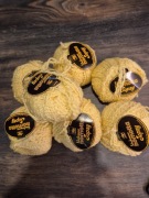 włóczka  typu boucle, jasno żółta,  razem  350g