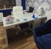 Biurko do gabinetu, pokoju lub biura