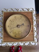 Stary barometr w bardzo dobrym stanie 