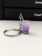 Jagodowe Bubble Tea z jasną słomką