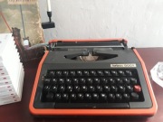 STARA MASZYNA DO PISANIA  WYSTRÓJ/DEKORACJA