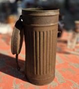 Stara puszka po masce Niemiecka