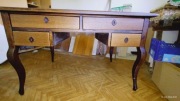 Zabytkowe biurko dwustronne z 8 szufladami.