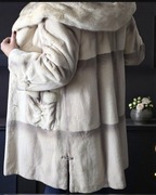 Futro z kapturem Saga Mink norki epilowane kremowo beżowe 