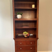 Elegancka drewniana komoda z nadstawką Thomasville