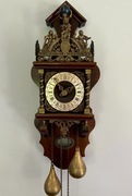 Piękny zabytkowy zegar wiszący - dekoracja vintage