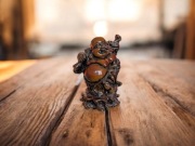 Figurka Śmiejący się Budda HOTEI – Symbol Szczęścia i Bogactwa