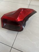 Lampa prawy tył lexus ux wyszczerbiona