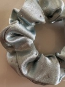 Ładna gumka cyrkonie