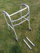 Balkonik dla starszej osoby z problemem poruszania się. Składany, używany. 