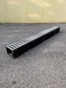 Korytko z tworzywa z pokrywą stal/ocynk, odwodnienie liniowe, odpływ 1 m