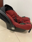 Fotelik samochodowy dla niemowląt Avionaut Cosmo z bazą IQ