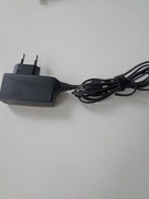 Ładowarka z cienkim bolcem.