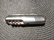 Scyzoryk wielofunkcyjny.