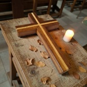 Piękny drewniany Krzyż na ścianę25,5 cm Rękodzieło