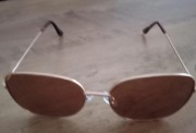 Stylowe okulary słoneczne
