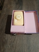 Prezent, pudełko z pozytywką z mydłem made in usa. Nowe, zapakowane.