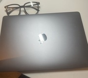 Macbook PRO 13 2020 bardzo mało 45 cykli baterii