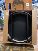 półka ścienna z bambusowymi akcentami. 