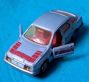 Stare autko, resorak Majorette - Ford Sierra