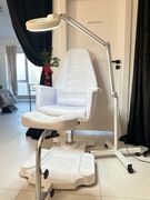 Fotel kosmetyczny Multico Fotel biały i lampa