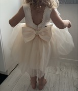 Piękna sukieneczka księżniczka / odkryte plecy / kokarda / perły 