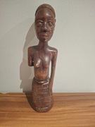 Figurka afrykańska z drewna kobieta