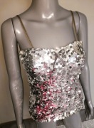 Srebrny top z kokardką cały w cekinach