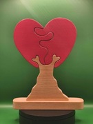Drewniana figurka-puzzle „Serce–drzewo” – idealny na prezent