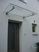 Zadaszenie ze szkła hartowanego na profilach