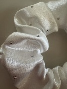 Ładna gumka cyrkonie