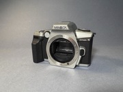 Minolta Dynax 5 z obiektywem Sony18-70