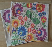 Komplet dwóch poszewek dekoracyjnych z folkowym wzorem łowickim 