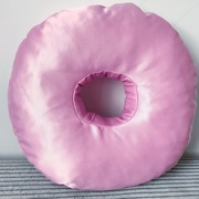 Poduszka do piercingu donut do przekłuwania uszu i spania Satyna 35cm