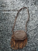 Torebka listonoszka damska z frędzlami 